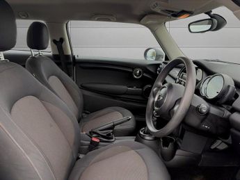 MINI HATCH 1.5 Cooper Hatchback 3dr Petrol Auto Euro 6 (s/s) (136 ps)