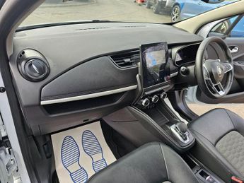 RENAULT ZOE White R135 EV50 GT Line Hatchback, 17,800 miles, Fully electric 