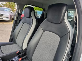 RENAULT ZOE White R135 EV50 GT Line Hatchback, 17,800 miles, Fully electric 