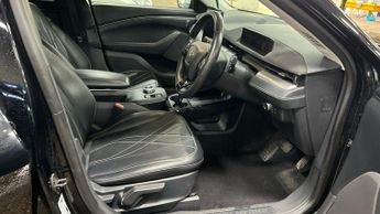 FORD MUSTANG MACH-E Standard Range 70kWh SUV 5dr Electric Automatic (269 ps)