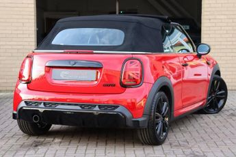 MINI CONVERTIBLE 1.5 COOPER SPORT