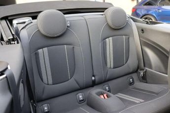 MINI CONVERTIBLE 1.5 COOPER SPORT