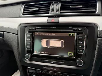 SKODA SUPERB 3.6 V6 Elegance Estate 5dr Petrol DSG 4WD Euro 5 (260 ps)