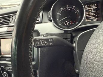 SKODA SUPERB 3.6 V6 Elegance Estate 5dr Petrol DSG 4WD Euro 5 (260 ps)