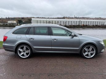 SKODA SUPERB 3.6 V6 Elegance Estate 5dr Petrol DSG 4WD Euro 5 (260 ps)