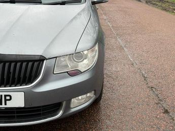 SKODA SUPERB 3.6 V6 Elegance Estate 5dr Petrol DSG 4WD Euro 5 (260 ps)