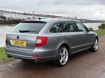 SKODA SUPERB 3.6 V6 Elegance Estate 5dr Petrol DSG 4WD Euro 5 (260 ps)