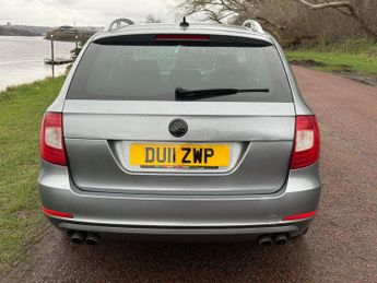 SKODA SUPERB 3.6 V6 Elegance Estate 5dr Petrol DSG 4WD Euro 5 (260 ps)
