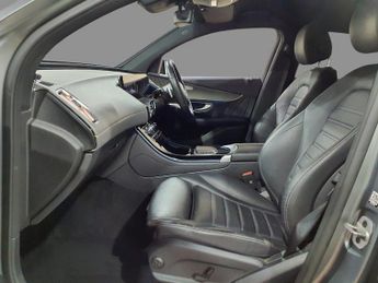 MERCEDES-BENZ EQC EQC 400 80kWh AMG Line SUV 5dr Electric Auto 4MATIC (408 ps) Par