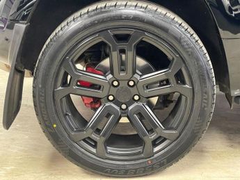 LAND ROVER DEFENDER 3.0 D250 MHEV SE SUV 3dr Diesel Auto 4WD Euro 6 (s/s) (250 ps)