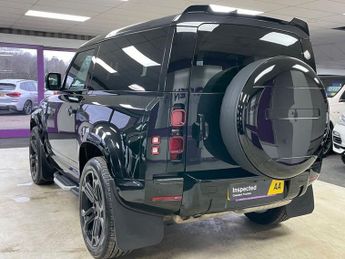 LAND ROVER DEFENDER 3.0 D250 MHEV SE SUV 3dr Diesel Auto 4WD Euro 6 (s/s) (250 ps)