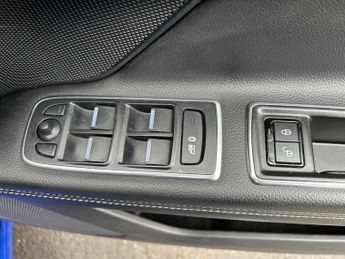 JAGUAR XF 2.0d R-Sport Saloon 4dr Diesel Auto Euro 6 (s/s) (163 ps)