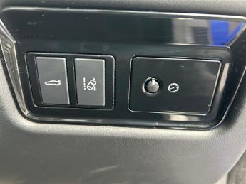 JAGUAR XF 2.0d R-Sport Saloon 4dr Diesel Auto Euro 6 (s/s) (163 ps)