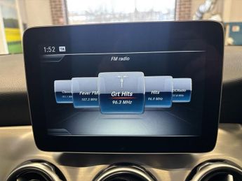 MERCEDES-BENZ 180 2.1 GLA220d AMG Line SUV 5 Door Diesel Automatic Grey 7G-DCT 4MA