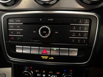 MERCEDES-BENZ 180 2.1 GLA220d AMG Line SUV 5 Door Diesel Automatic Grey 7G-DCT 4MA