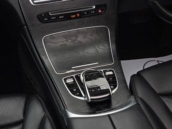 MERCEDES-BENZ GLC 2.1 GLC220d Sport (Premium) SUV 5dr Diesel G-Tronic 4MATIC Euro 