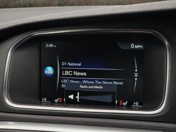 VOLVO V40 1.6 D2 R-Design Nav Hatchback 5dr Diesel Manual Euro 5 (s/s) (11