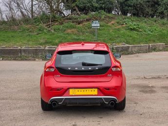 VOLVO V40 1.6 D2 R-Design Nav Hatchback 5dr Diesel Manual Euro 5 (s/s) (11