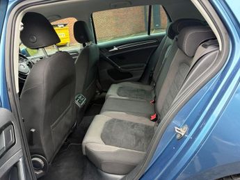 VOLKSWAGEN GOLF 2.0 TDI BlueMotion Tech GT Hatchback 5dr Diesel DSG Euro 5 (s/s)