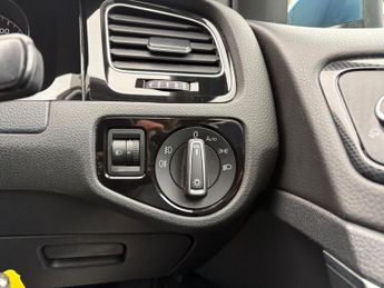 VOLKSWAGEN GOLF 2.0 TDI BlueMotion Tech GT Hatchback 5dr Diesel DSG Euro 5 (s/s)