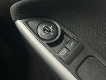 FORD FOCUS 1.0T EcoBoost Zetec Hatchback 5dr Petrol Manual Euro 6 (s/s) (12