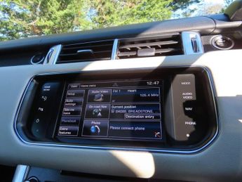 LAND ROVER RANGE ROVER SPORT 3.0 SD V6 HSE SUV 5dr Diesel Auto 4WD Euro 5 (s/s) (292 ps)