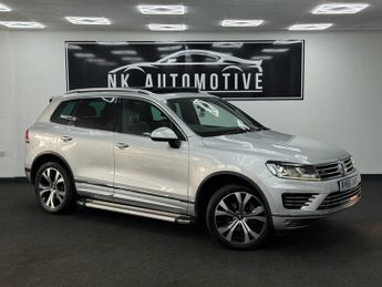Volkswagen Touareg 3.0 TDI V6 BlueMotion Tech R-Line SUV 5dr Diesel Tiptronic 4WD E