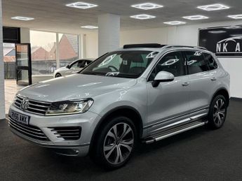 VOLKSWAGEN TOUAREG 3.0 TDI V6 BlueMotion Tech R-Line SUV 5dr Diesel Tiptronic 4WD E