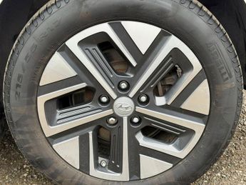 HYUNDAI KONA 64kWh Premium SUV 5dr Electric Auto (10.5kW Charger) (204 ps)