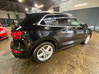 AUDI Q5 2.0 TDI 40 S line SUV 5dr Diesel S Tronic quattro Euro 6 (s/s) (