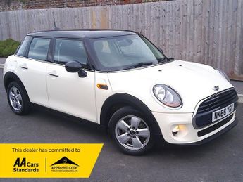 MINI Hatch 1.5 Cooper Hatchback 5dr Petrol Auto Euro 6 (s/s) (136 ps)