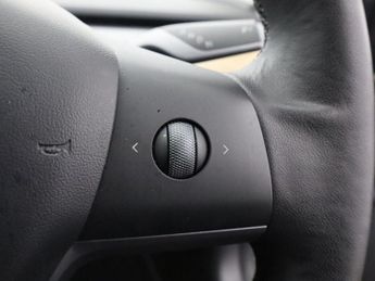 TESLA Model 3 Saloon 4dr Electric Auto RWD (241 bhp)