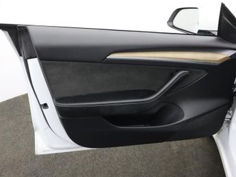TESLA Model 3 Saloon 4dr Electric Auto RWD (241 bhp)