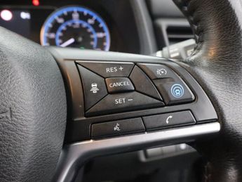 NISSAN LEAF 39kWh Tekna Hatchback 5dr Electric Auto (150 ps)