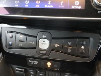 NISSAN LEAF 39kWh Tekna Hatchback 5dr Electric Auto (150 ps)