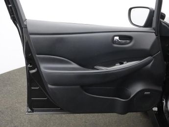 NISSAN LEAF 39kWh Tekna Hatchback 5dr Electric Auto (150 ps)