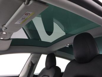 TESLA Model 3 Standard Range Plus Saloon 4dr Electric Auto RWD (241 bhp)