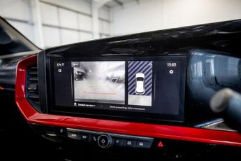 VAUXHALL MOKKA ELECTRIC 50kWh SRi Premium SUV 5dr Electric Auto (136 ps)