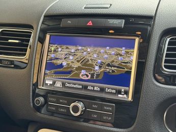 VOLKSWAGEN TOUAREG 3.0 V6 R-LINE TDI BLUEMOTION TECHNOLOGY 5d 242 BHP