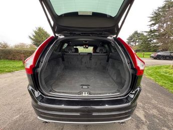VOLVO XC60 2.4 D4 R-Design Lux Nav SUV 5dr Diesel Auto AWD Euro 6 (s/s) (19