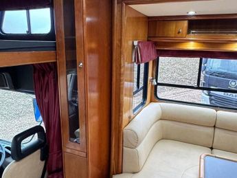 RENAULT PREMIUM OAKLEY HORSEBOX 7 HORSE SLIDEOUT