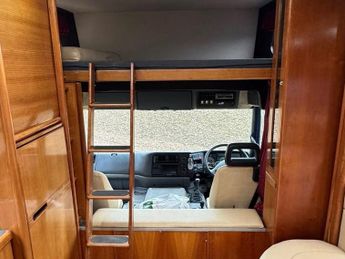 RENAULT PREMIUM OAKLEY HORSEBOX 7 HORSE SLIDEOUT