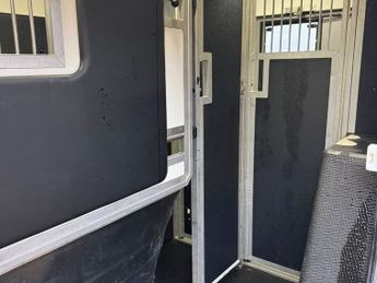 RENAULT PREMIUM OAKLEY HORSEBOX 7 HORSE SLIDEOUT