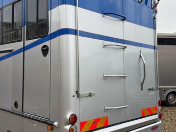 RENAULT PREMIUM OAKLEY HORSEBOX 7 HORSE SLIDEOUT