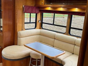 RENAULT PREMIUM OAKLEY HORSEBOX 7 HORSE SLIDEOUT