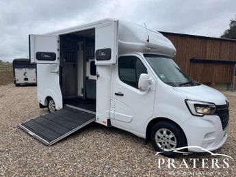 Renault Master 2.3 dCi ENERGY 35 Business 2 Horsebox QUIGLEY COACH BUILD (basic