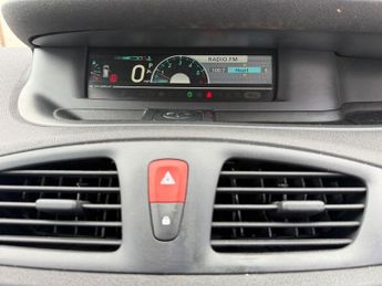 RENAULT GRAND SCENIC 1.5 dCi Expression MPV 5dr Diesel EDC Euro 5 (110 ps)