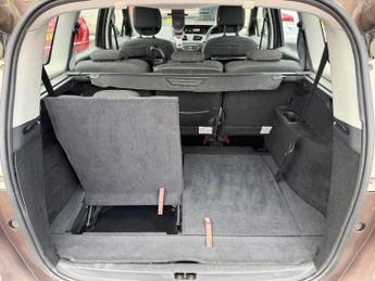 RENAULT GRAND SCENIC 1.5 dCi Expression MPV 5dr Diesel EDC Euro 5 (110 ps)