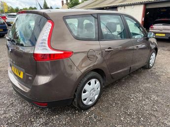 RENAULT GRAND SCENIC 1.5 dCi Expression MPV 5dr Diesel EDC Euro 5 (110 ps)
