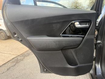 KIA NIRO 64kWh 4+ SUV 5dr Electric Auto (201 bhp)